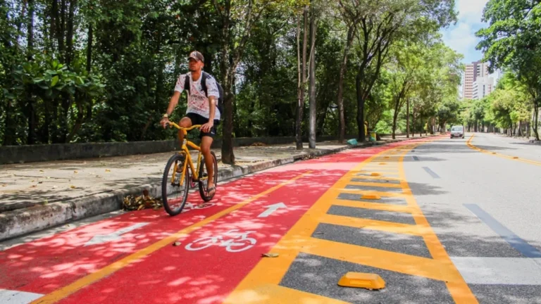 Tecnologia que recompensa caminhadas e pedaladas ganha testes no Recife