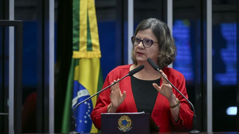 Governo articula aceleração da votação da PEC que extingue a escala 6x1 no Senado
