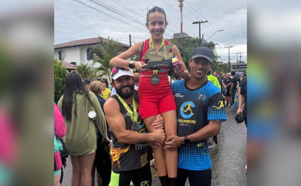 Aos 13 anos, Gabriela Costa Rosa faz história ao vencer 5 km na Maratona Internacional do Paraná Aos 13 anos, Gabriela Costa Rosa faz história ao vencer 5 km na Maratona Internacional do Paraná