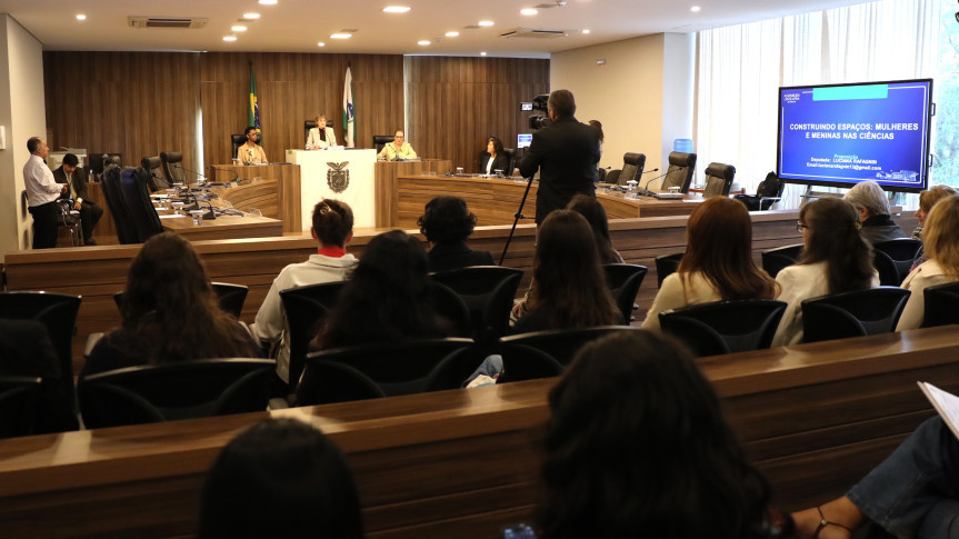 Debate na Assembleia Legislativa do Paraná: Inclusão de Meninas e Mulheres nas Ciências Exatas e na Pesquisa Científica Debate na Assembleia Legislativa do Paraná: Inclusão de Meninas e Mulheres nas Ciências Exatas e na