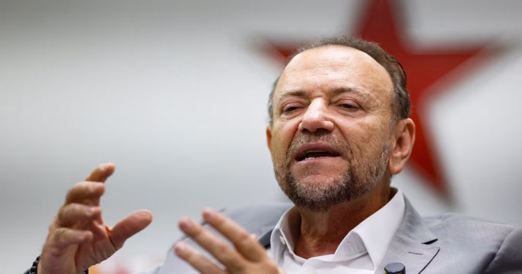 Edinho Silva, presidente do PT, critica a não assinatura da CPI do Banco Master