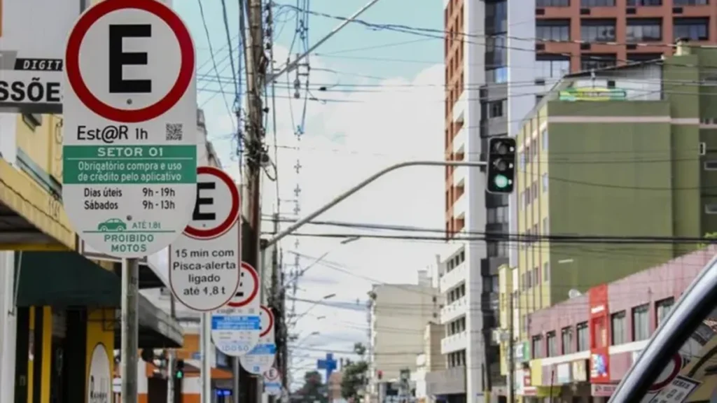 Uso do Est@R Digital cresce 25% em Curitiba com soluções práticas para motoristas