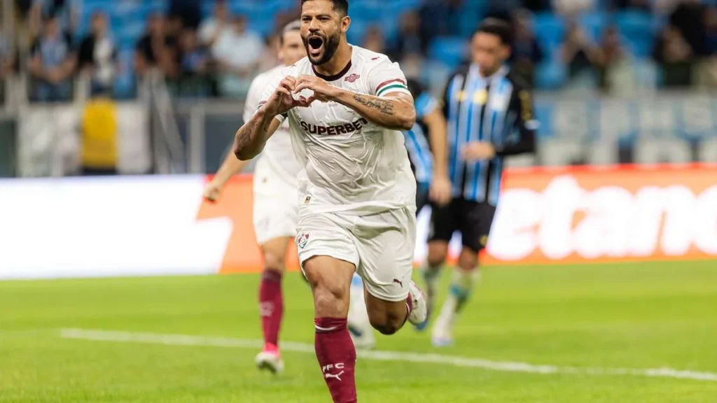 Athletico e Fluminense duelam pelo G5 do Brasileirão na Arena da Baixada