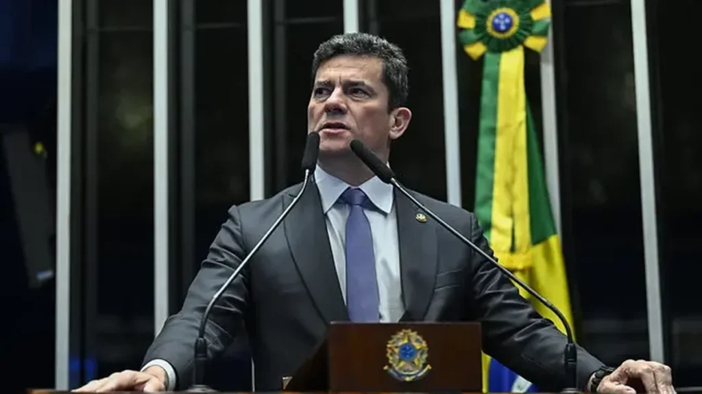 Sergio Moro lidera corrida ao governo do Paraná com vantagem significativa