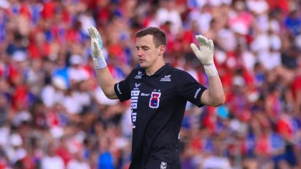 Goleiro do Paraná Clube revela mudanças táticas após a Copa do Mundo