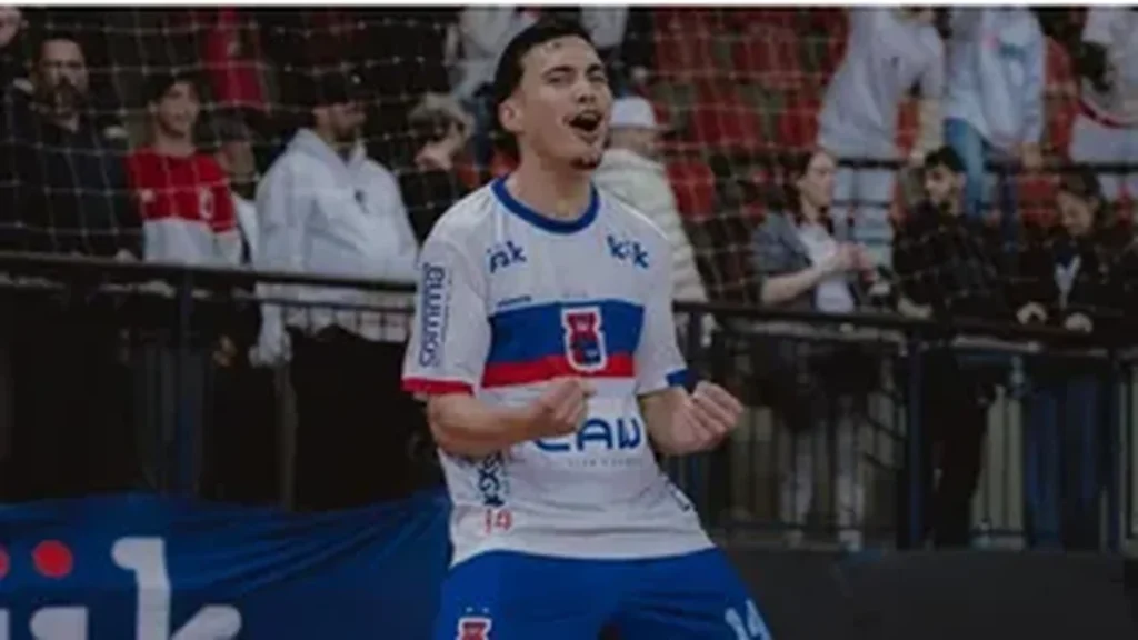 Paraná Clube vence e mantém chances vivas no Paranaense de Futsal