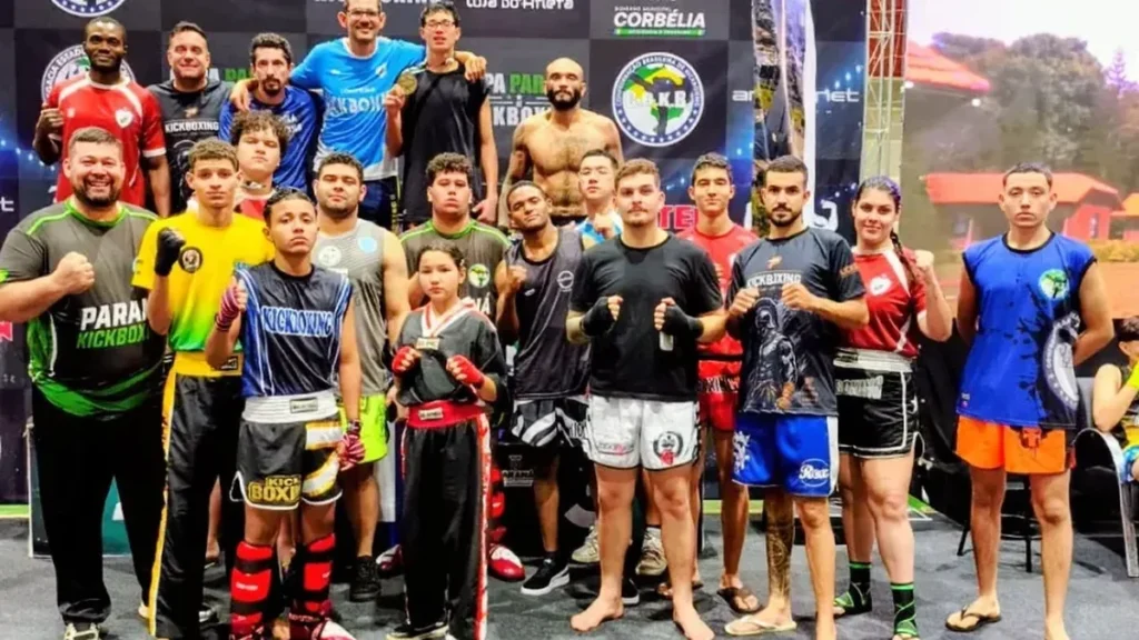 Londrina Kickboxing brilha na Copa Paraná com 16 medalhas e confirma força no estado