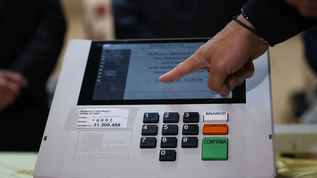 Institutos de pesquisa pedem ao TSE flexibilidade nas novas regras para registro eleitoral Institutos de pesquisa pedem ao TSE flexibilidade nas novas regras para registro eleitoral