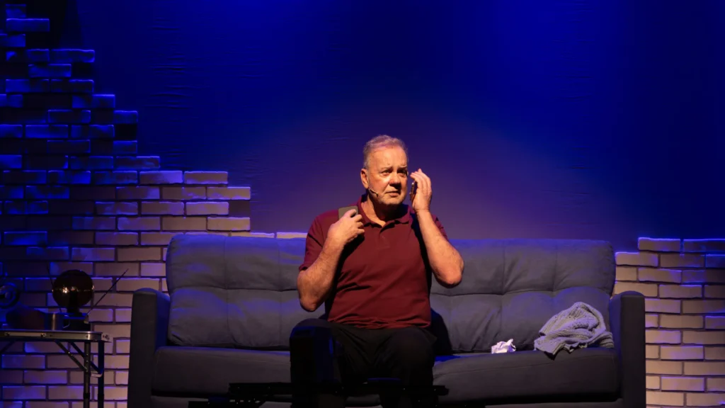 Luiz Fernando Guimarães estreia 'Baixa Sociedade' em Curitiba com humor e crítica social