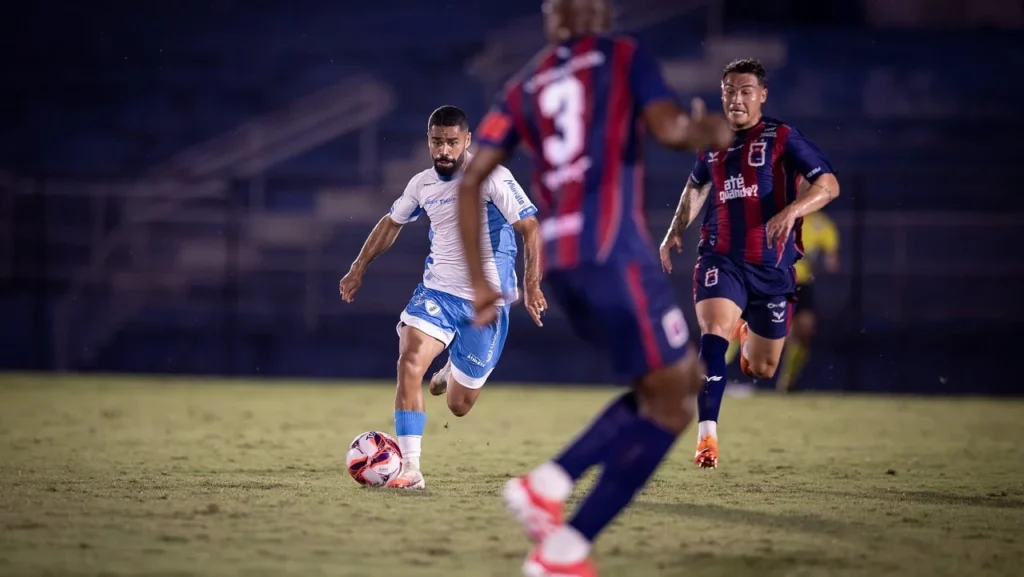 Paraná Clube mantém invencibilidade com empate emocionante contra o Londrina Paraná Clube mantém invencibilidade com empate emocionante contra o Londrina