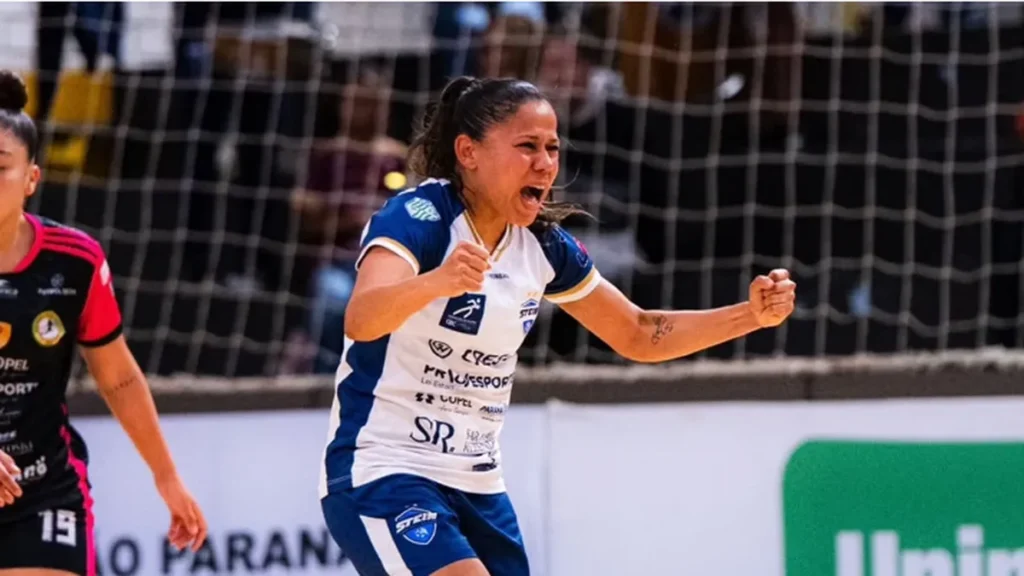 Stein Cascavel domina e goleia Colombo/CEP por 10 a 2 no Paranaense de Futsal Feminino Stein Cascavel domina e goleia Colombo/CEP por 10 a 2 no Paranaense de Futsal Feminino