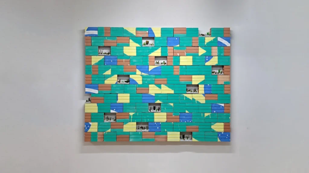 Exposição "Lembrar é Prático" explora a memória em Curitiba com obras contemporâneas