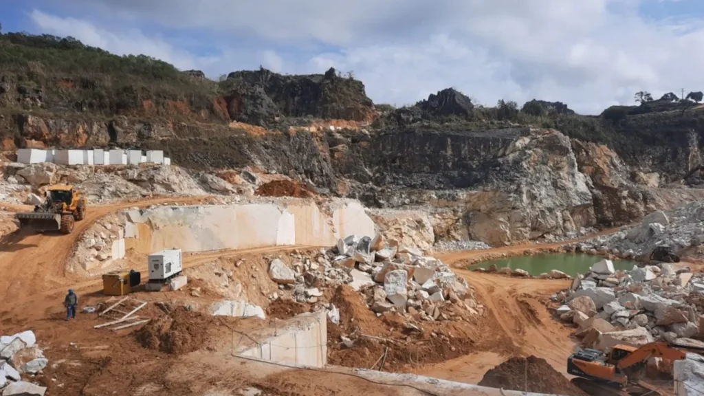 Terras Raras no Paraná: Potencial Estratégico para a Indústria Global Terras Raras no Paraná: Potencial Estratégico para a Indústria Global
