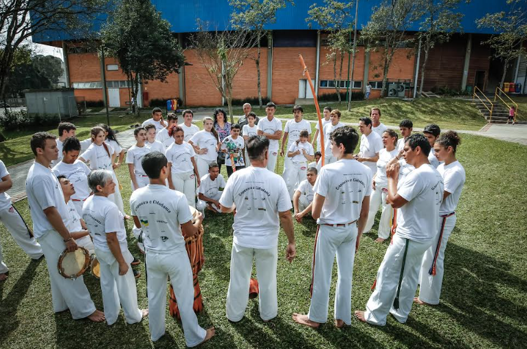 Capoeira e Cidadania: A Transformação Social que Une Famílias em Curitiba Capoeira e Cidadania: A Transformação Social que Une Famílias em Curitiba