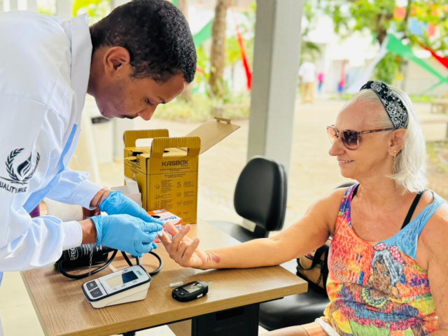 Saúde na Praça: Projeto do Ipesaúde Comemora um Ano de Atendimento à Comunidade Saúde na Praça: Projeto do Ipesaúde Comemora um Ano de Atendimento à Comunidade
