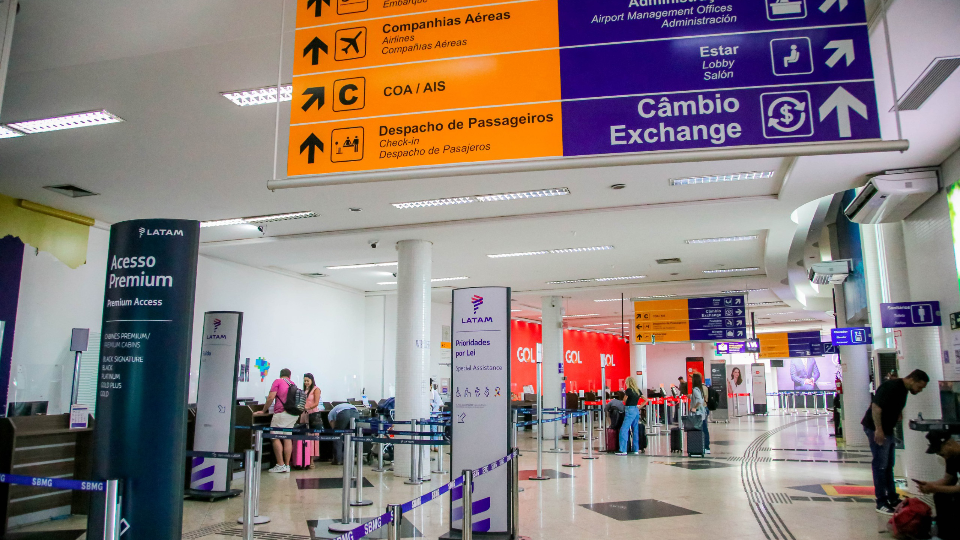 Carnaval Eleva Expectativa de Movimento em 12% nos Aeroportos do Paraná Carnaval Eleva Expectativa de Movimento em 12% nos Aeroportos do Paraná