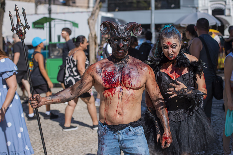Carnaval em Curitiba: Baile Infantil e Zombie Walk Agitam o Feriado Carnaval em Curitiba: Baile Infantil e Zombie Walk Agitam o Feriado