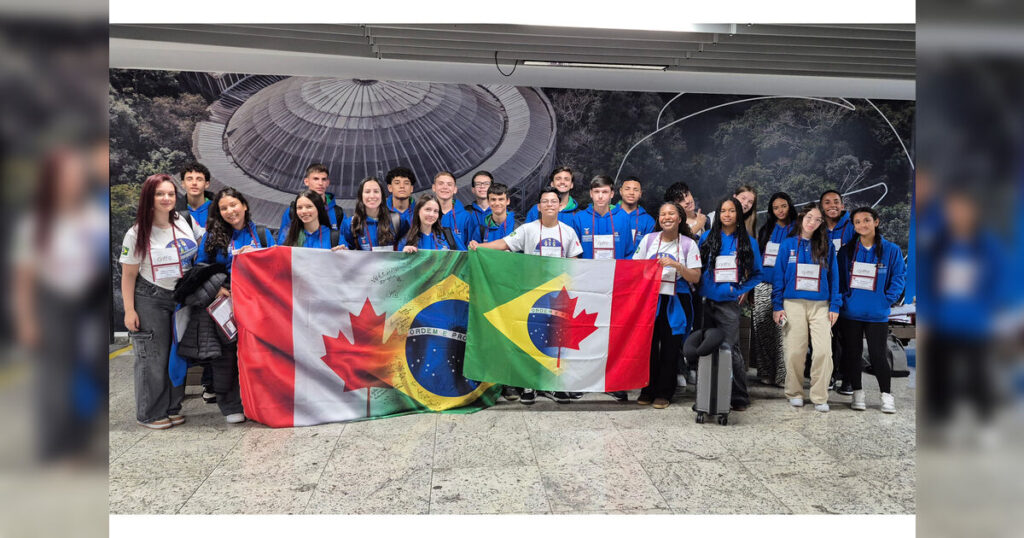 Grupo de Estudantes do Paraná Parte para Intercâmbio no Canadá Grupo de Estudantes do Paraná Parte para Intercâmbio no Canadá