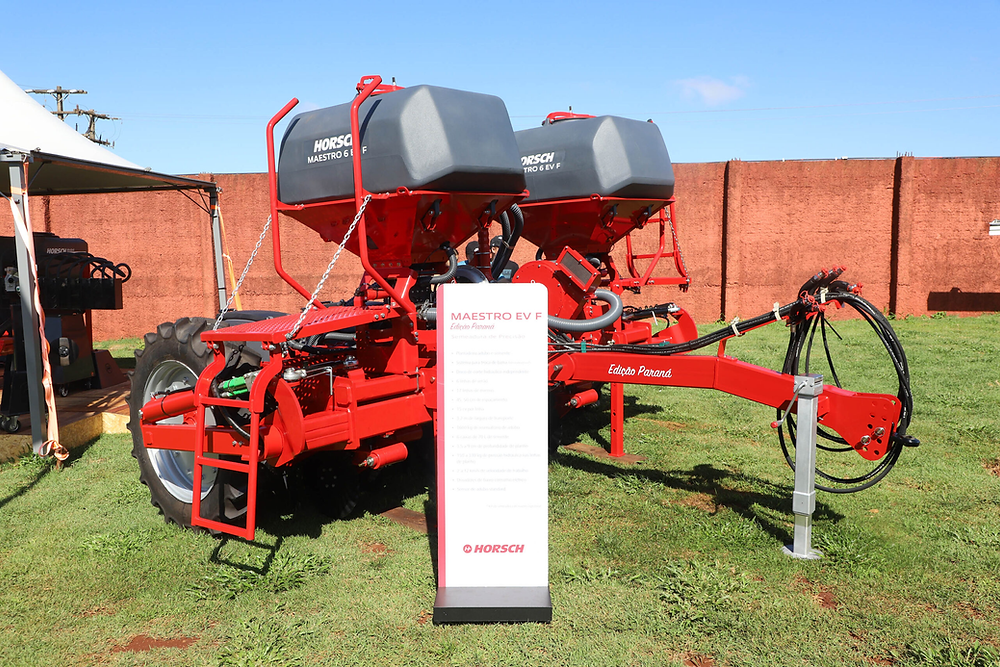 Inovação no Agronegócio: Multinacional Lança Plantadeira para Colégios Agrícolas do Paraná Inovação no Agronegócio: Multinacional Lança Plantadeira para Colégios Agrícolas do Paraná