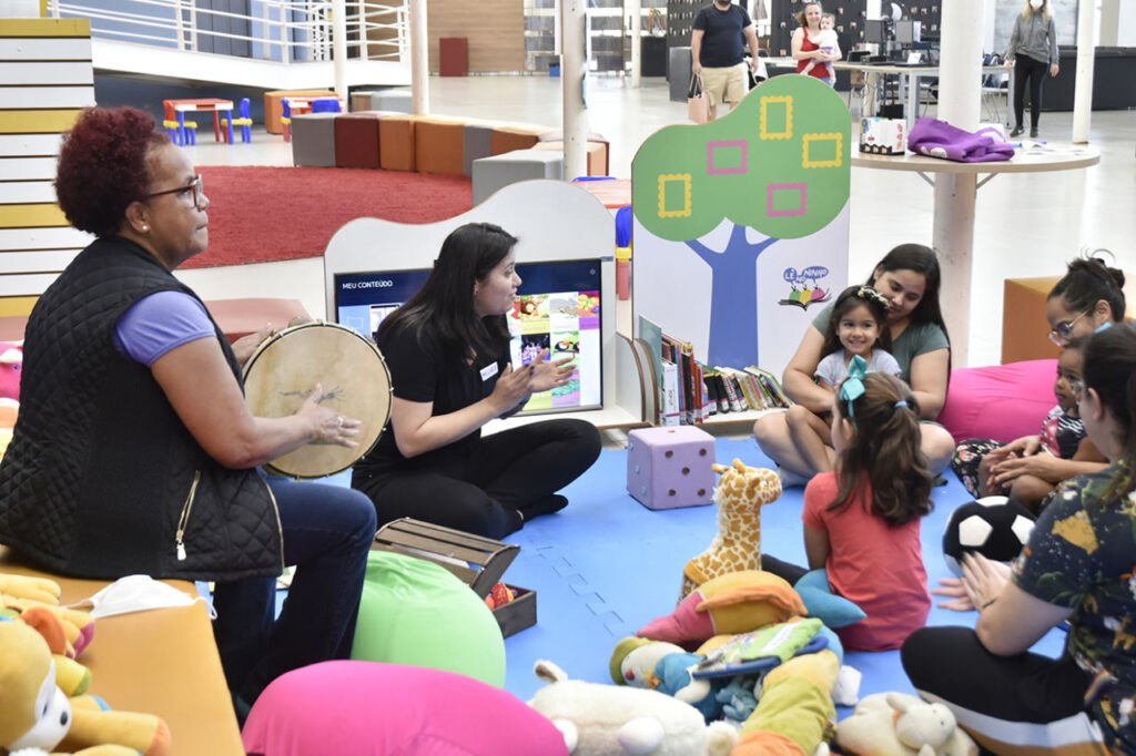 Lê no Ninho: Uma Experiência Encantadora de Contação de Histórias Lê no Ninho: Uma Experiência Encantadora de Contação de Histórias
