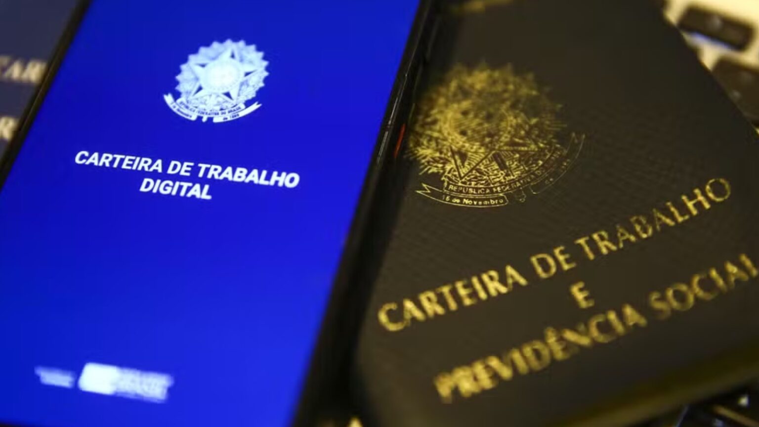 Brasil Registra 255,3 Mil Novos Empregos Formais em Fevereiro de 2026