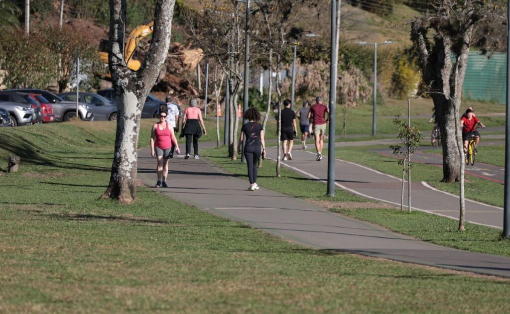 Calor de Último Domingo de Verão no Paraná: O Que Esperar?
