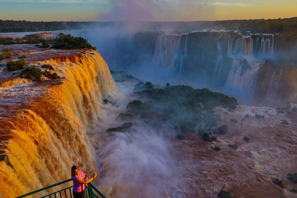 Curitiba e Foz do Iguaçu: Destinos em Alta no Turismo Brasileiro
