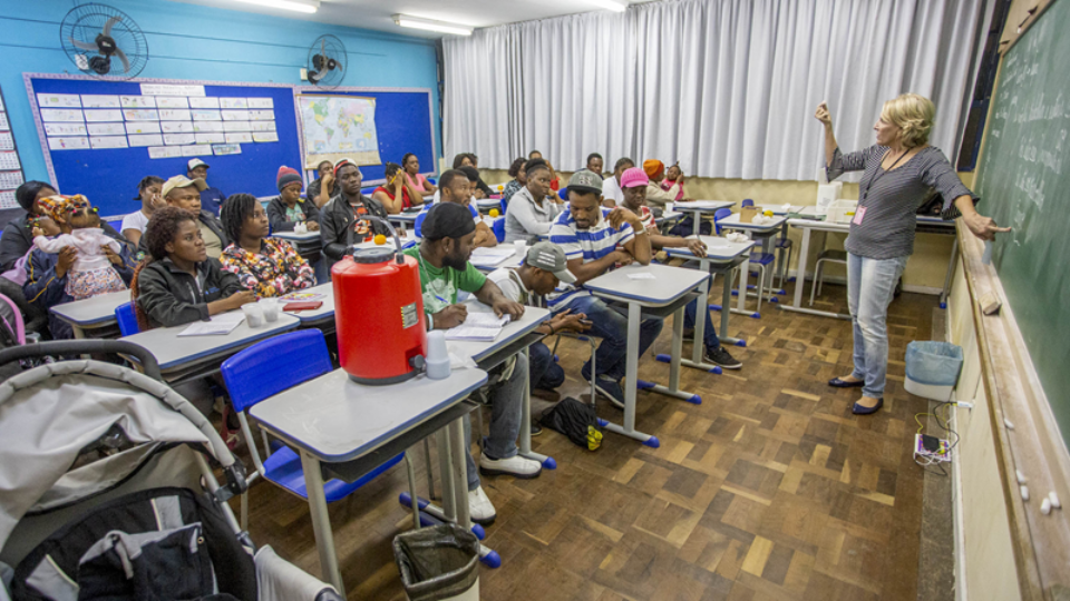 Curso Gratuito de Língua Portuguesa para Estrangeiros com Inscrições Abertas em Curitiba Curso Gratuito de Língua Portuguesa para Estrangeiros com Inscrições Abertas em Curitiba
