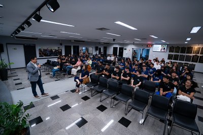 Educação Fiscal: Jovens Aprendizes Participam de Palestra na Câmara de Curitiba Educação Fiscal: Jovens Aprendizes Participam de Palestra na Câmara de Curitiba