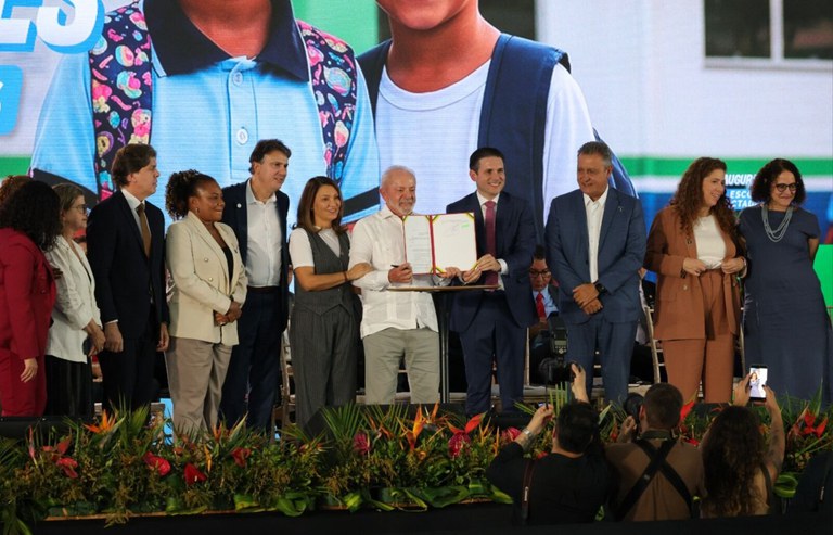 MEC Inaugura Mais de 100 Obras da Educação: Um Passo Importante para o Futuro MEC Inaugura Mais de 100 Obras da Educação: Um Passo Importante para o Futuro