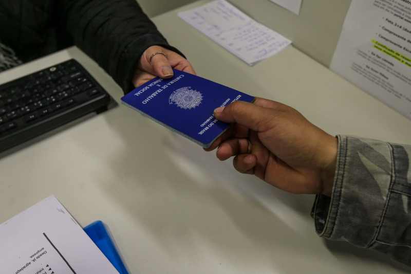 Paraná Oferece 27 Mil Vagas de Emprego em Diversos Setores da Economia Paraná Oferece 27 Mil Vagas de Emprego em Diversos Setores da Economia