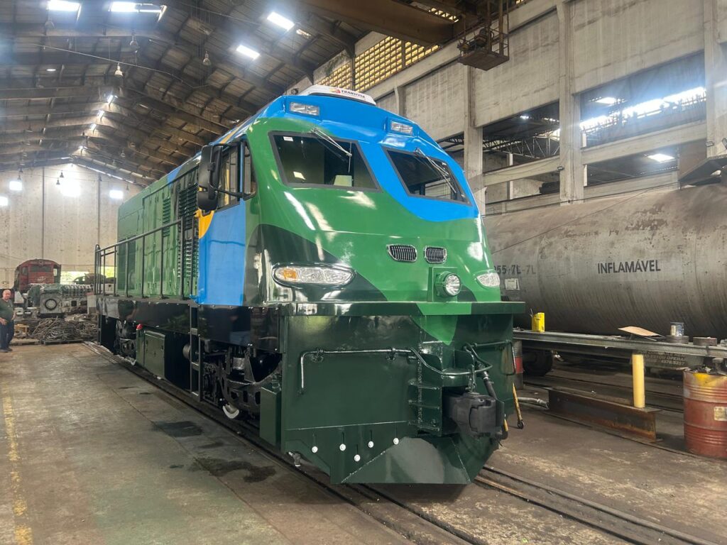Paraná Recebe Nova Locomotiva de Passageiros: Avanço no Turismo Ferroviário