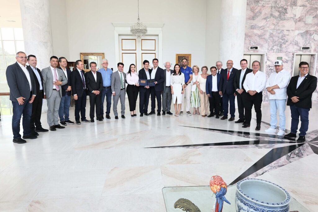 Parceria entre Estado e MBRF: R$ 375 Mi para Fortalecer Agronegócio Paranaense Parceria entre Estado e MBRF: R$ 375 Mi para Fortalecer Agronegócio Paranaense