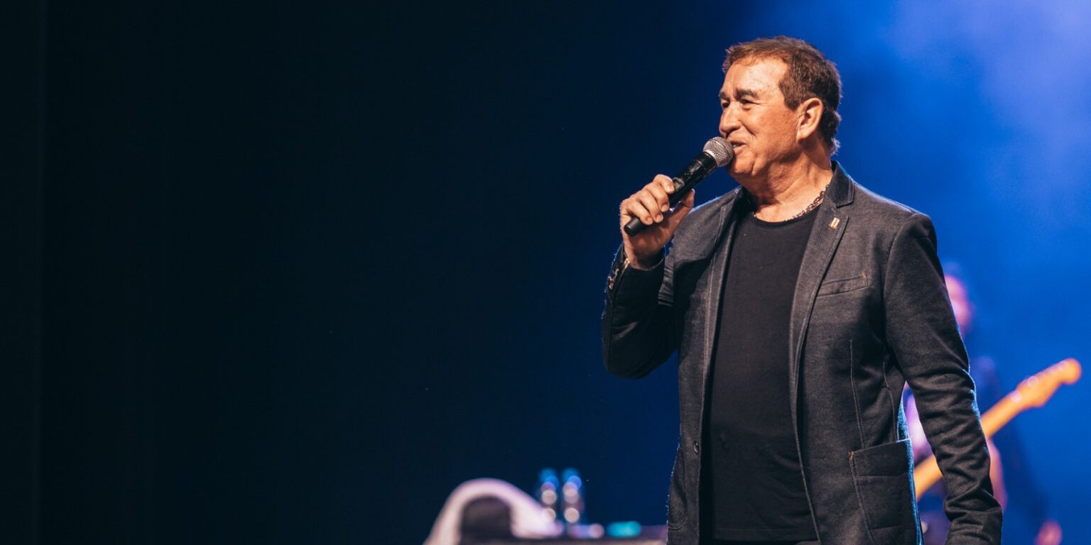 Amado Batista em Curitiba: Desconto de 60% para Ingressos Imperdíveis Amado Batista em Curitiba: Desconto de 60% para Ingressos Imperdíveis