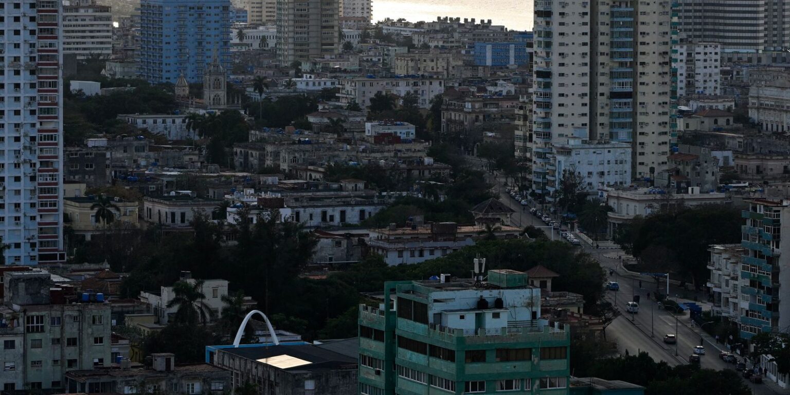 Cuba e EUA: Diálogos Diplomáticos em Havana Reabrem Esperanças de Colaboração Cuba e EUA: Diálogos Diplomáticos em Havana Reabrem Esperanças de Colaboração
