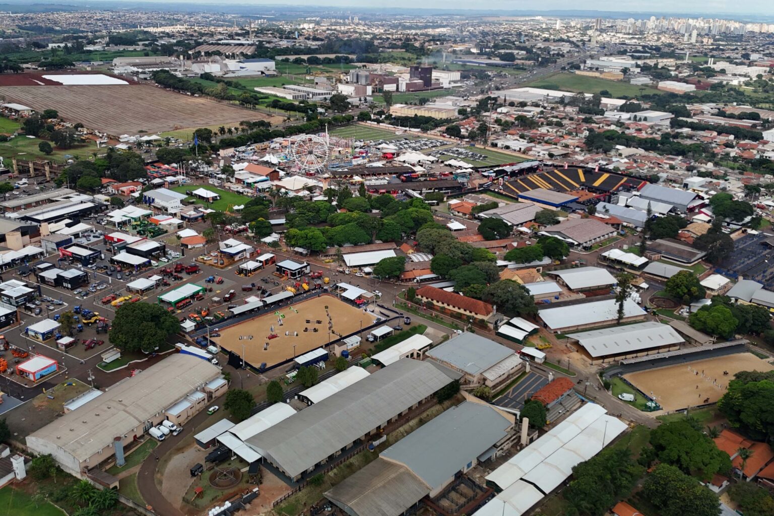 ExpoLondrina 2024: Expectativa de R$ 1,7 Bilhão em Negócios e Meio Milhão de Visitantes ExpoLondrina 2024: Expectativa de R$ 1,7 Bilhão em Negócios e Meio Milhão de Visitantes