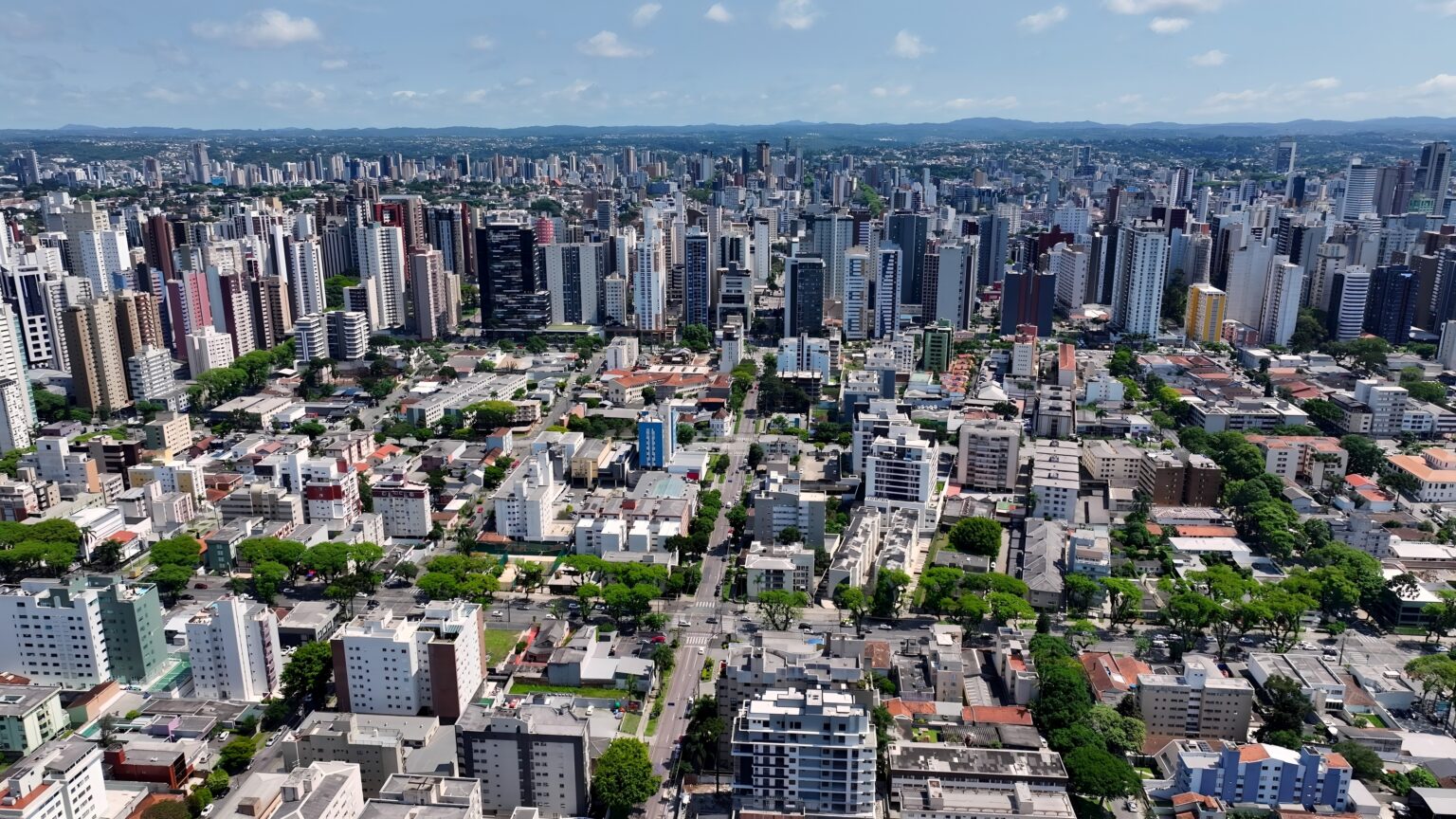 José Police Neto Discute Plano Diretor em Evento da ADEMI-PR e Propõe Novos Caminhos para Curitiba