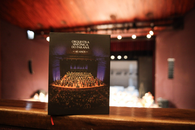 Orquestra Sinfônica do Paraná Comemora 40 Anos com Lançamento de Livro Orquestra Sinfônica do Paraná Comemora 40 Anos com Lançamento de Livro