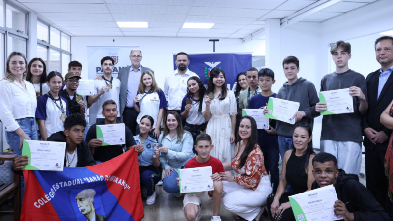 Paraná Brilha na Olimpíada Brasileira de Inovação, Ciência e Tecnologia com 19 Medalhas Paraná Brilha na Olimpíada Brasileira de Inovação, Ciência e Tecnologia com 19 Medalhas