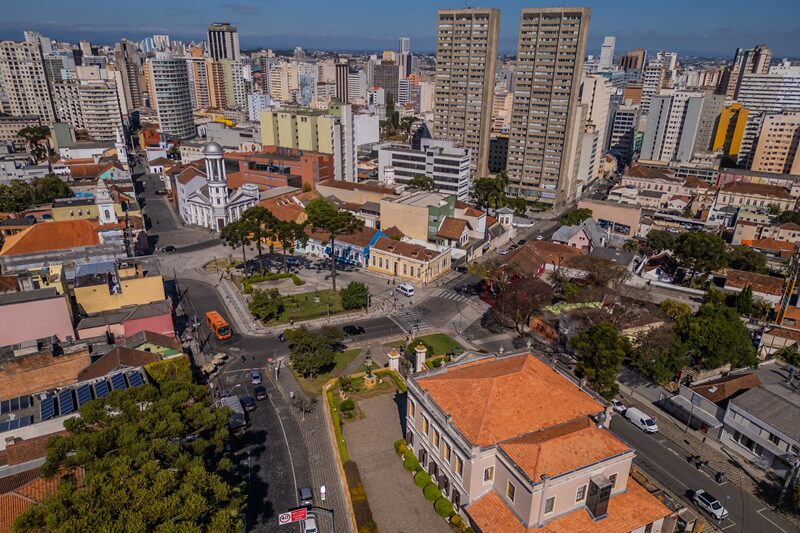 Revitalização do Centro de Curitiba: R$ 163 Milhões em Incentivos para Modernização Revitalização do Centro de Curitiba: R$ 163 Milhões em Incentivos para Modernização