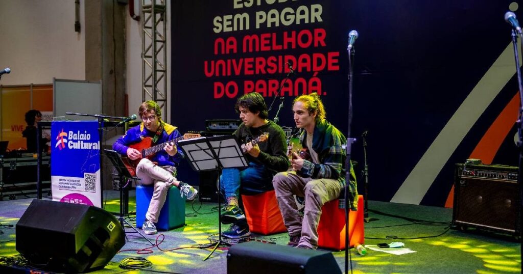 Arena Cultural no Universo UFPR: Arte e Interatividade em Curitiba Arena Cultural no Universo UFPR: Arte e Interatividade em Curitiba