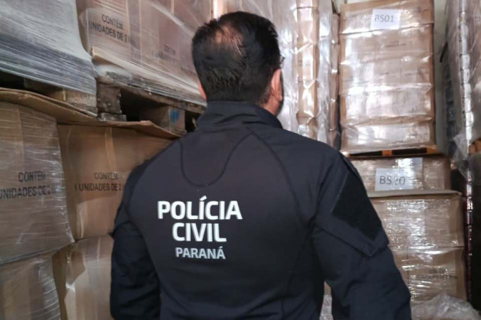 Polícia Civil do Paraná Apreende 8,4 Mil Garrafas de Vinho Falsificadas em Curitiba Polícia Civil do Paraná Apreende 8,4 Mil Garrafas de Vinho Falsificadas em Curitiba