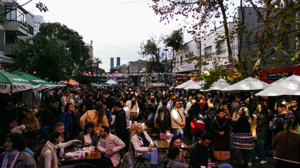 Rua da França: Um encontro cultural que transforma a Alameda Prudente de Moraes em Curitiba Rua da França: Um encontro cultural que transforma a Alameda Prudente de Moraes em Curitiba