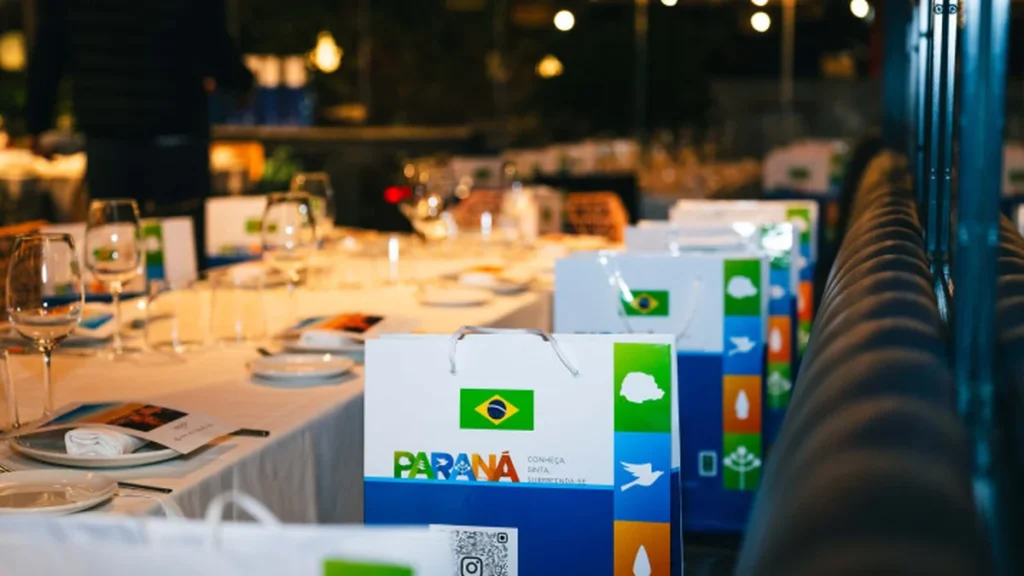 Contratos do Turismo no Paraná com valores múltiplos de R$ 5 mil geram investigação no TCE