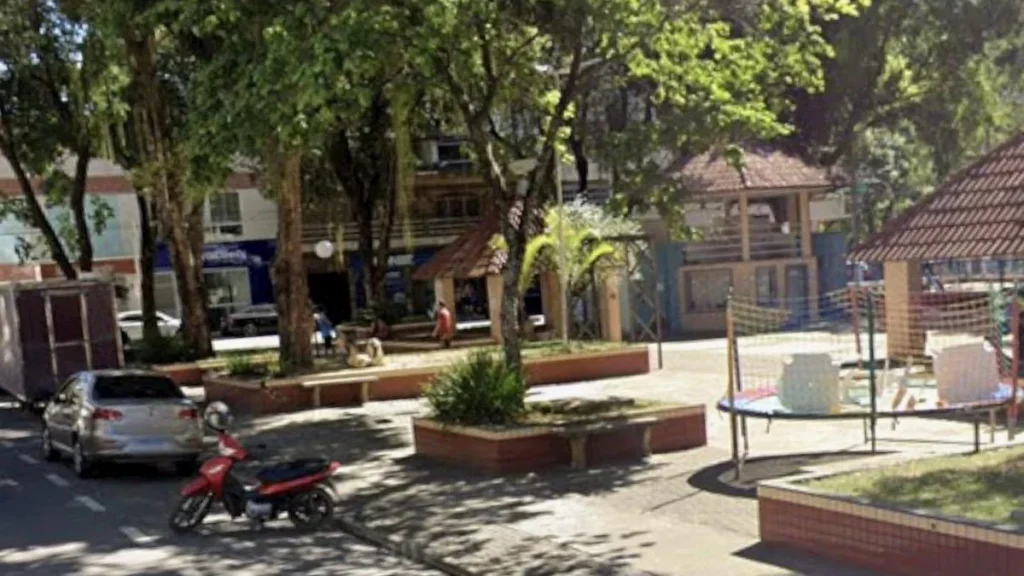 A Sobriedade Imposta na Praça Colombo Guardia: A Nova Lei Municipal que Restringe o Consumo de Cerve