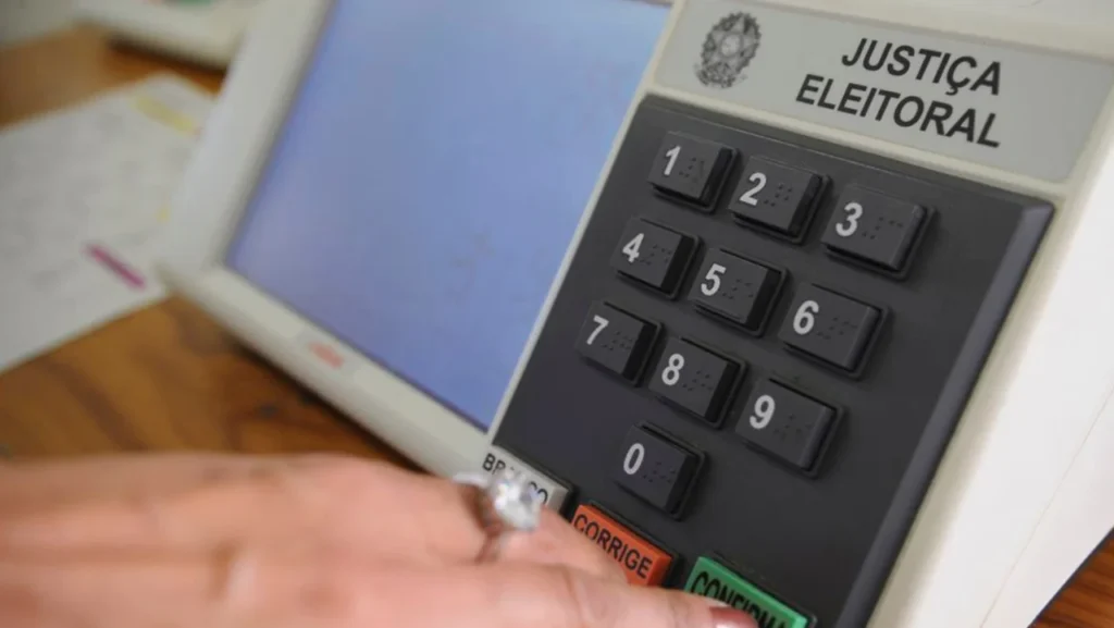 Eleitores de 105 municípios do Paraná terão que votar em locais diferentes nas próximas eleições