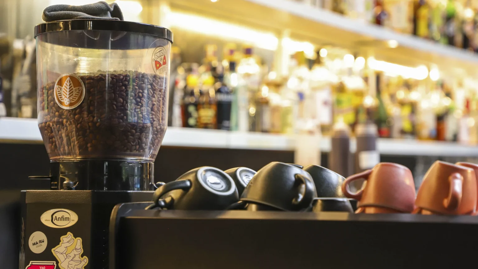 Centro de Curitiba reúne mais de mil cafés, casas de chá e sucos em expansão