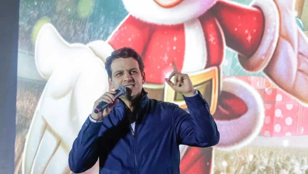 Curitiba vai pagar R$ 600 mil a mais para receber Natal da Disney em 2026