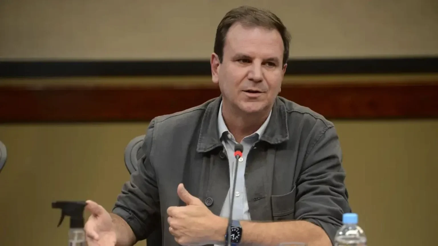 Eduardo Paes lidera corrida ao governo do RJ com 43,5%, aponta Paraná Pesquisas Eduardo Paes lidera corrida ao governo do RJ com 43,5%, aponta Paraná Pesquisas