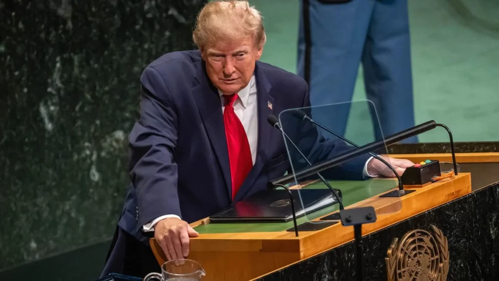 Trump rejeita controle global da IA e defende liderança dos EUA na tecnologia Trump rejeita controle global da IA e defende liderança dos EUA na tecnologia